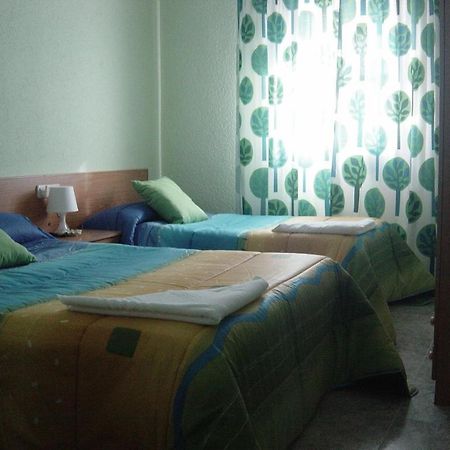 Hostal Emilio Barajas Madrid Luaran gambar