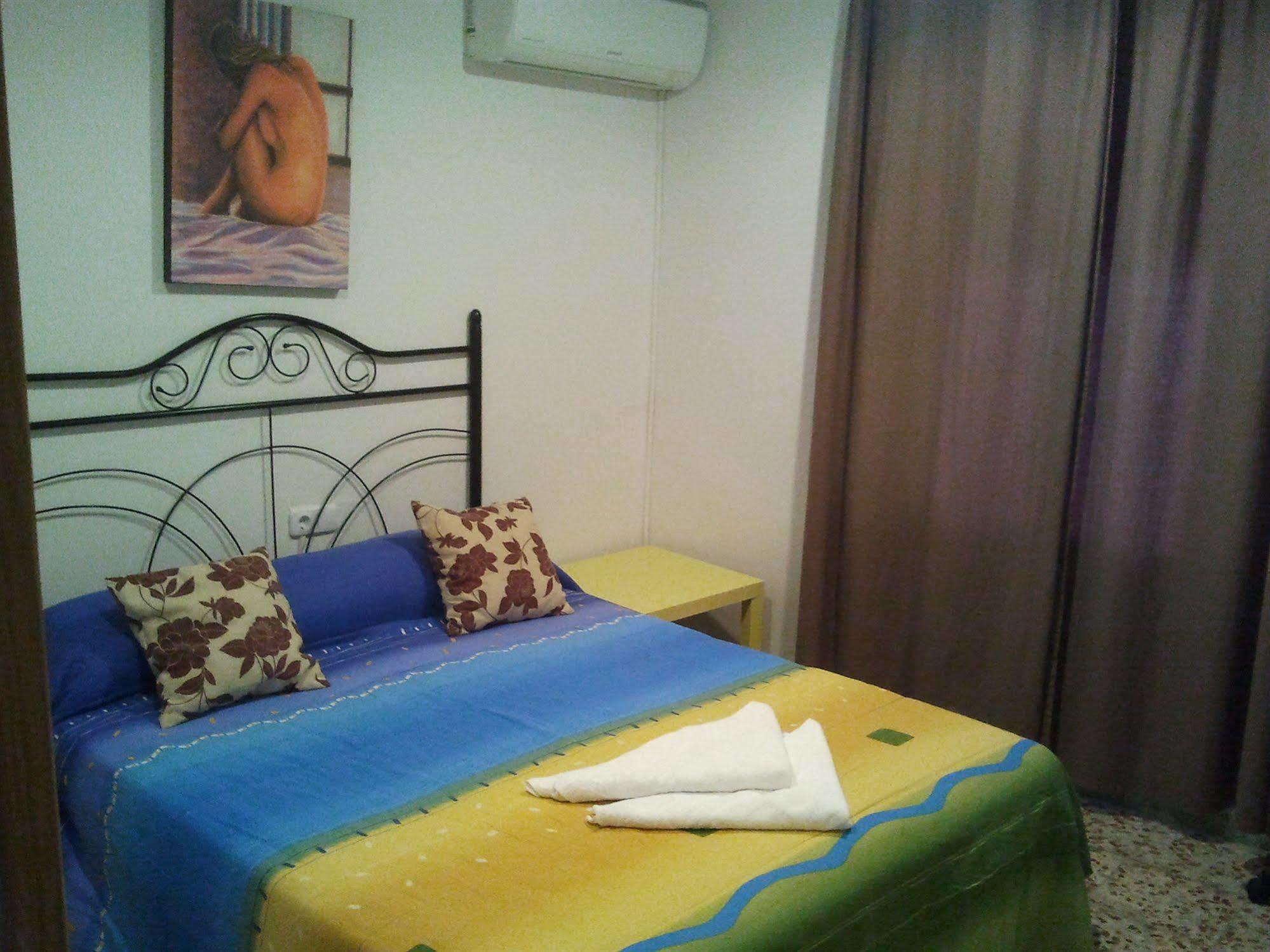 Hostal Emilio Barajas Madrid Luaran gambar