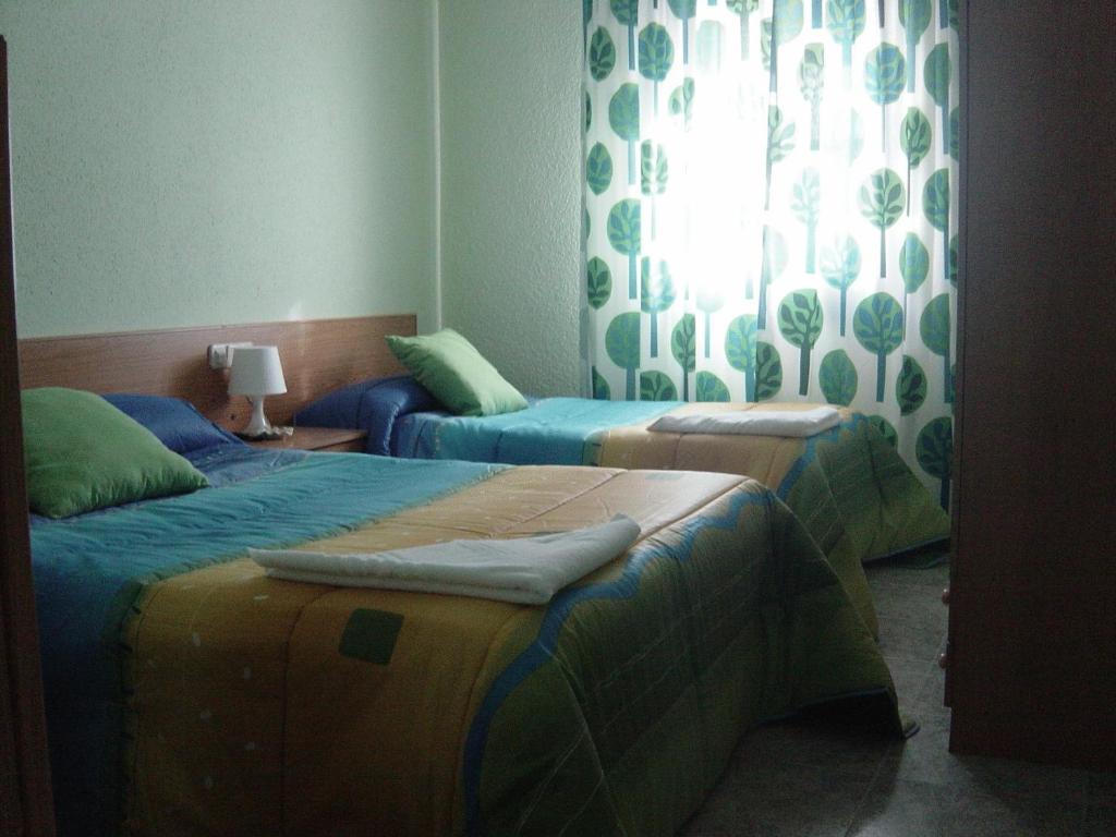 Hostal Emilio Barajas Madrid Luaran gambar